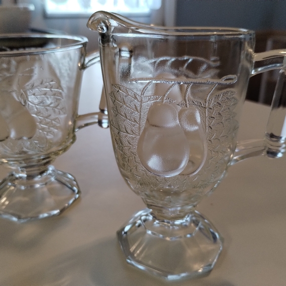 Jeannette Baltimore Pear Cream & Sugar set - Picture 11 of 11
